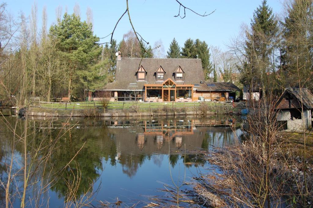 Auberge Du Bord Des Eaux - Demi-Pension Assuree Sur Reservation サンタマン・レゾー エクステリア 写真