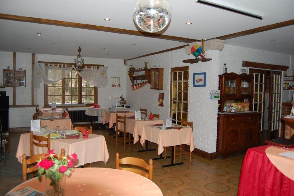 Auberge Du Bord Des Eaux - Demi-Pension Assuree Sur Reservation サンタマン・レゾー エクステリア 写真