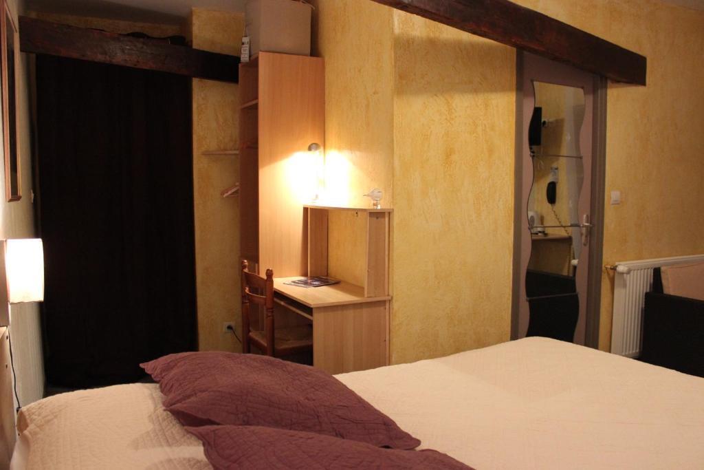 Auberge Du Bord Des Eaux - Demi-Pension Assuree Sur Reservation サンタマン・レゾー エクステリア 写真
